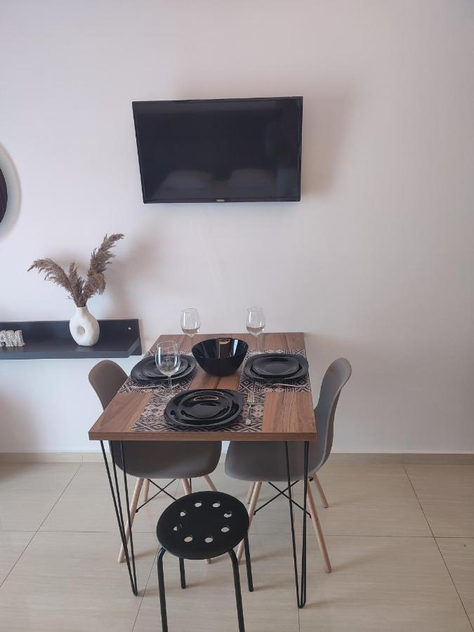Apartments Sadiku With Sea View ซารานเดอ ภายนอก รูปภาพ