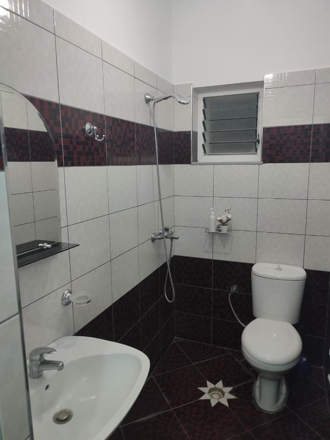 Apartments Sadiku With Sea View ซารานเดอ ภายนอก รูปภาพ