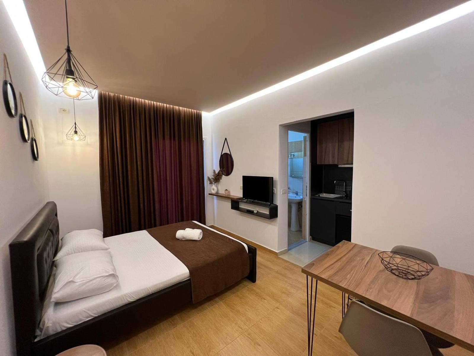 Apartments Sadiku With Sea View ซารานเดอ ภายนอก รูปภาพ