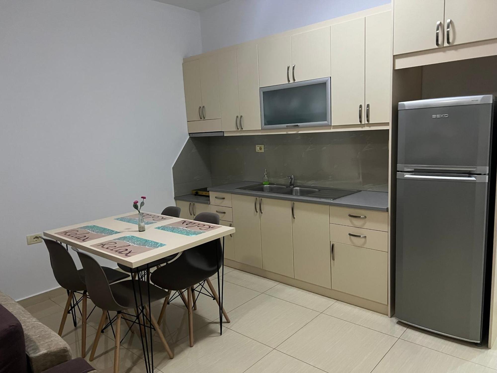 Apartments Sadiku With Sea View ซารานเดอ ภายนอก รูปภาพ