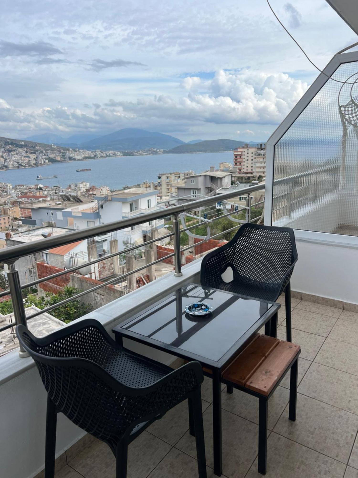 Apartments Sadiku With Sea View ซารานเดอ ภายนอก รูปภาพ