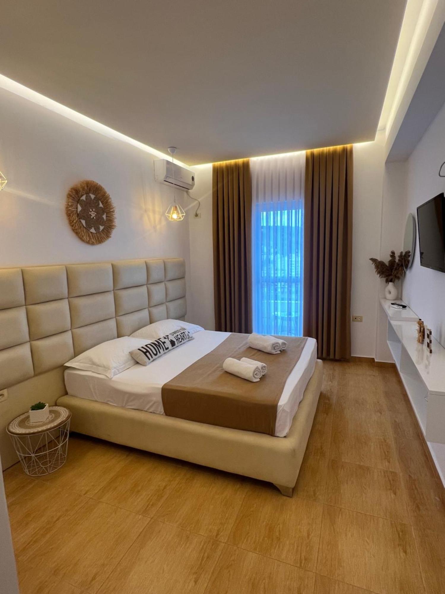 Apartments Sadiku With Sea View ซารานเดอ ภายนอก รูปภาพ
