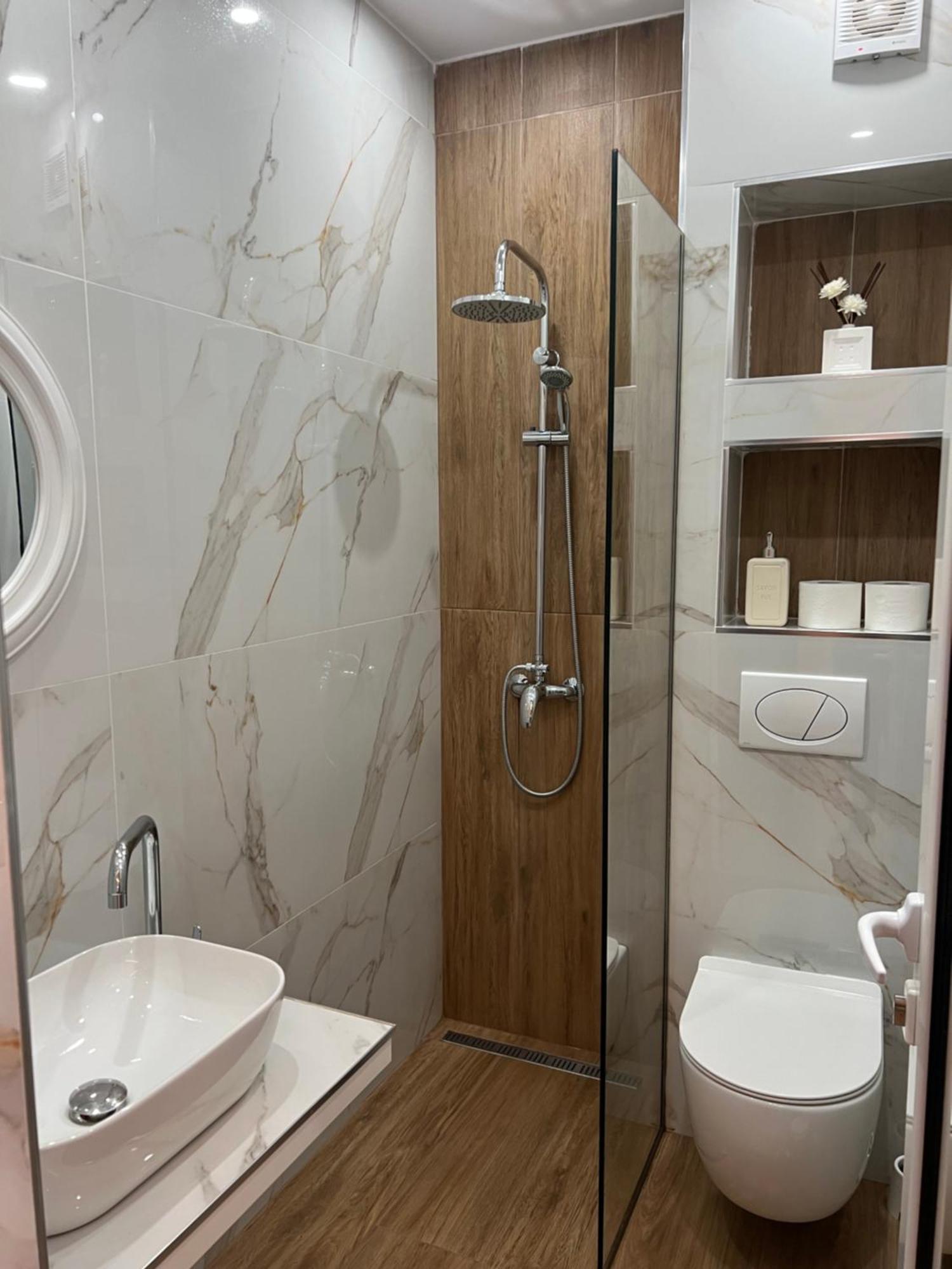 Apartments Sadiku With Sea View ซารานเดอ ภายนอก รูปภาพ