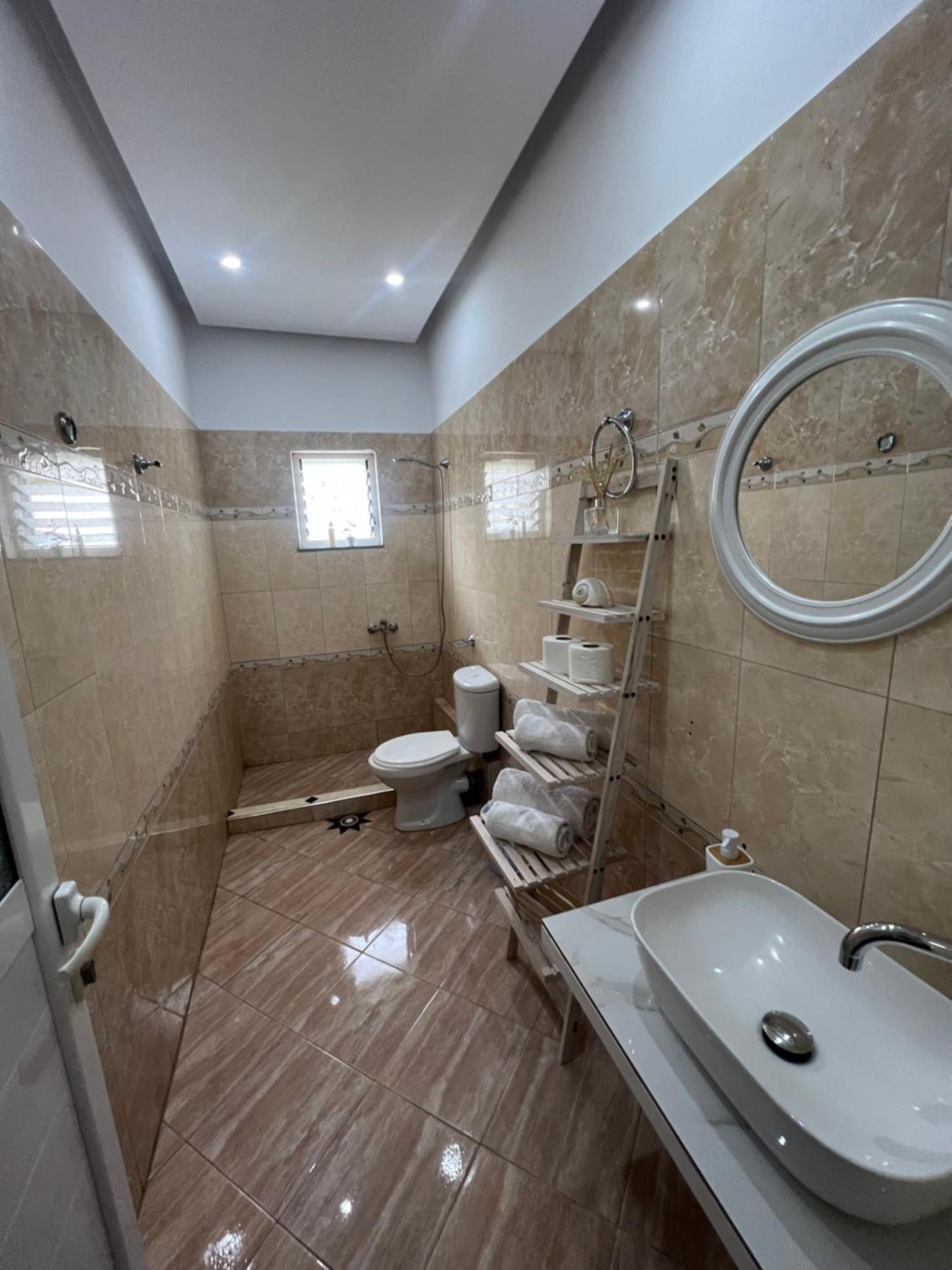 Apartments Sadiku With Sea View ซารานเดอ ภายนอก รูปภาพ